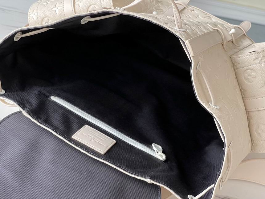 Christoppher M53286 44x49x22 af (12)