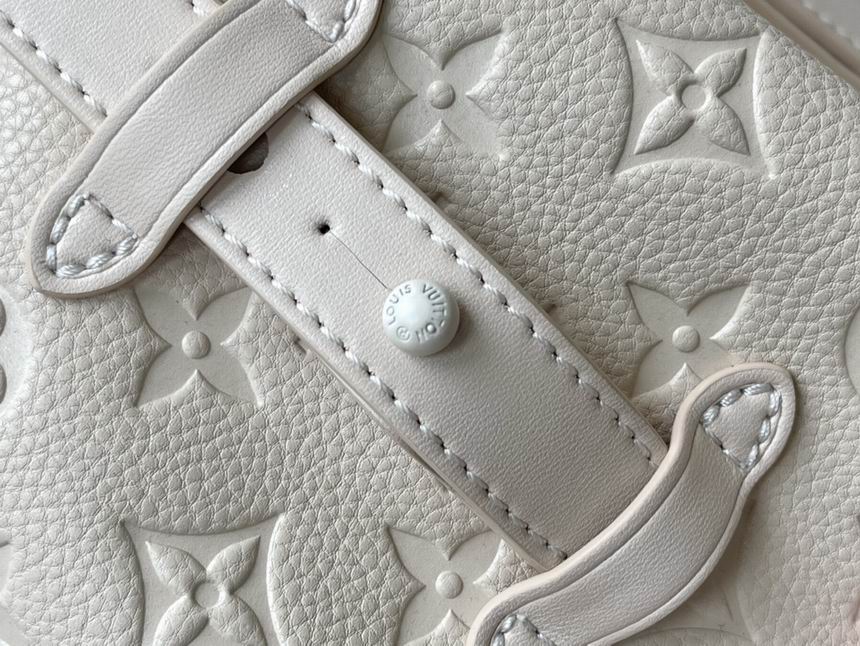 Christoppher M53286 44x49x22 af (16)