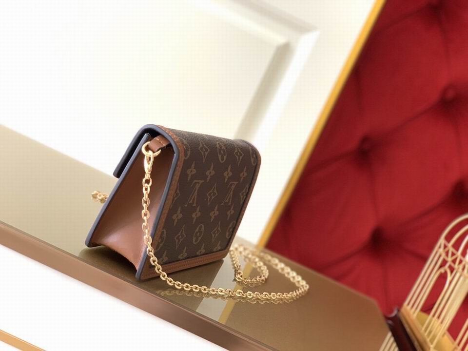 Dauphine M68746 bc (7)