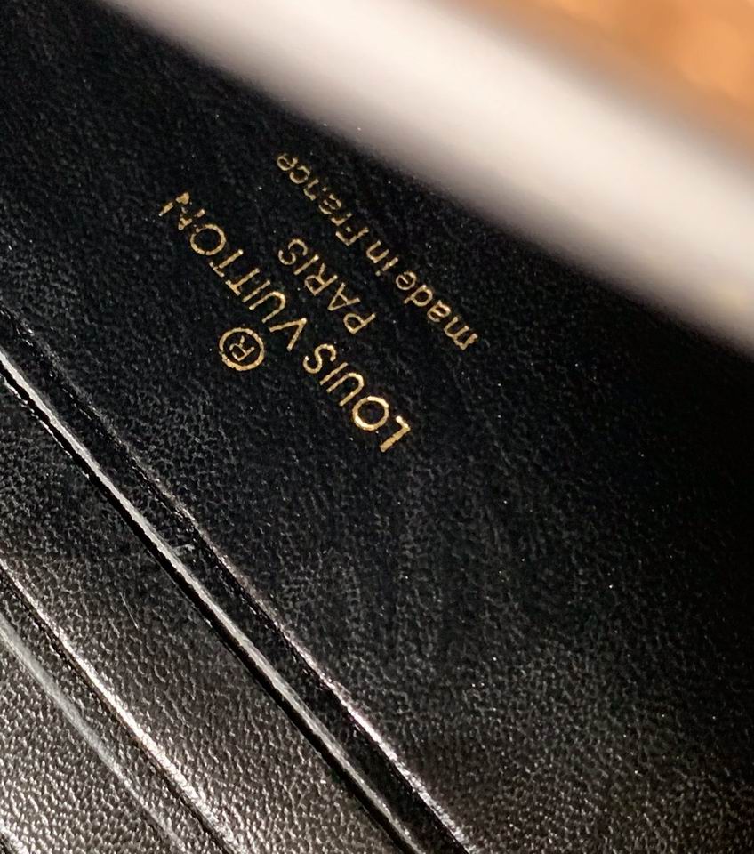 Dauphine M68746 bc (9)