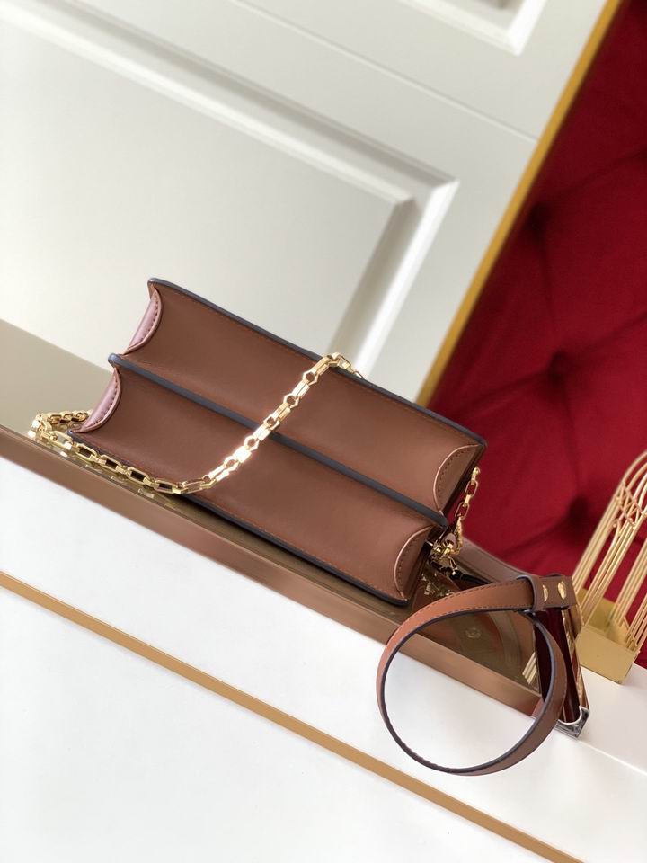 Dauphine m44391 bc (5)