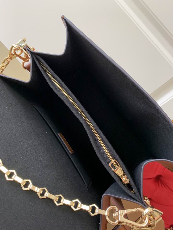 Dauphine m44391 bc (9)