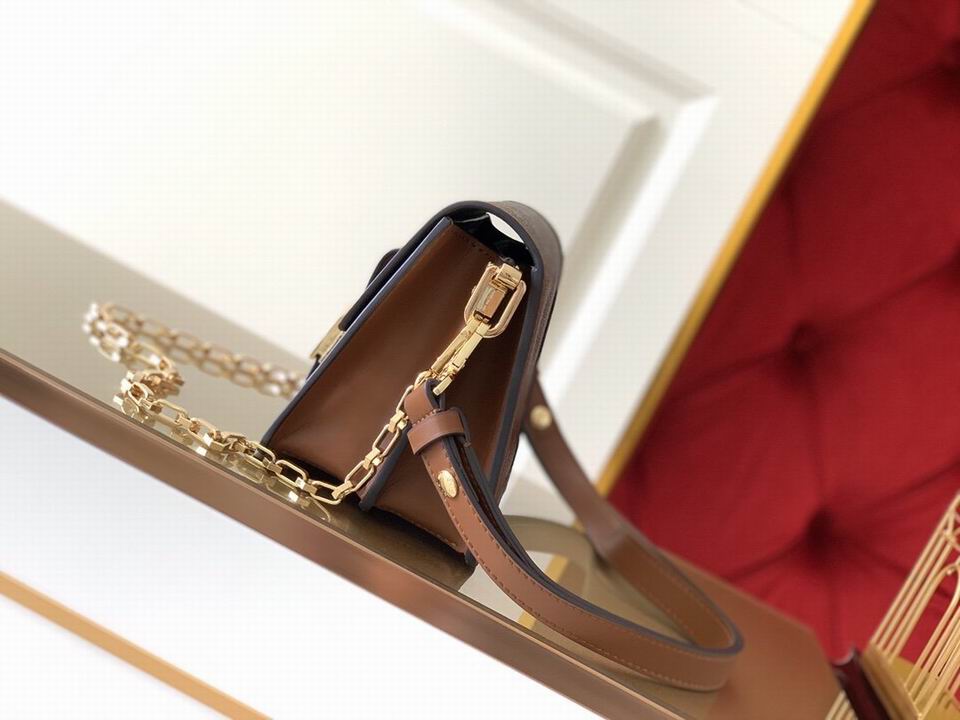 Dauphine M44580 bc (3)