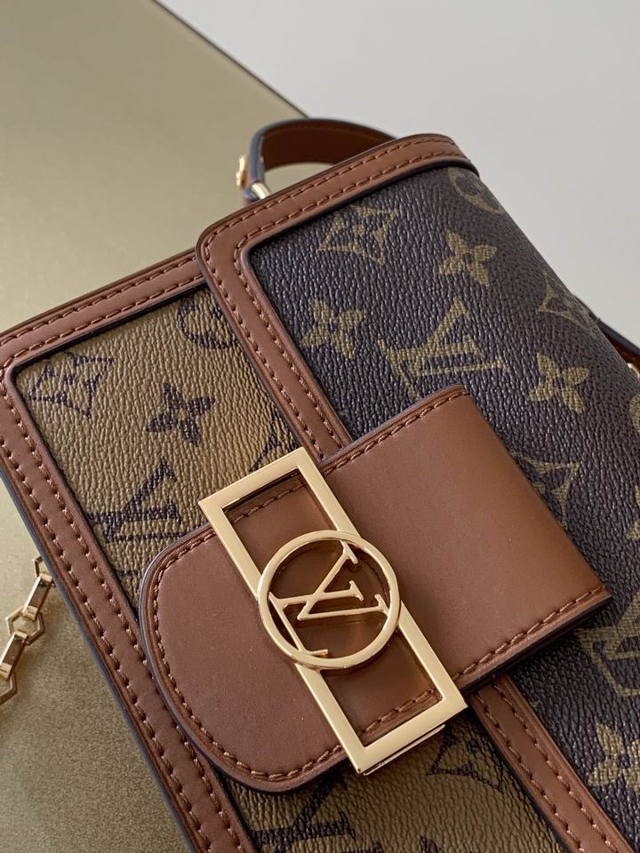 Dauphine M44580 bc (8)