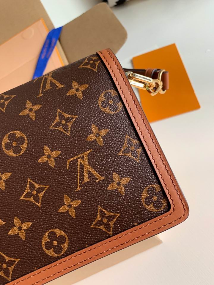 Dauphine M44580 gy (11)