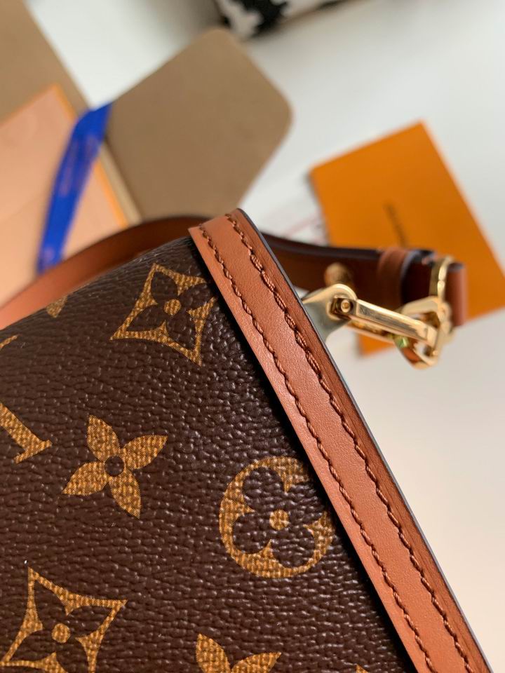 Dauphine M44580 gy (17)