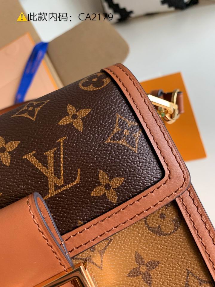 Dauphine M44580 gy (2)