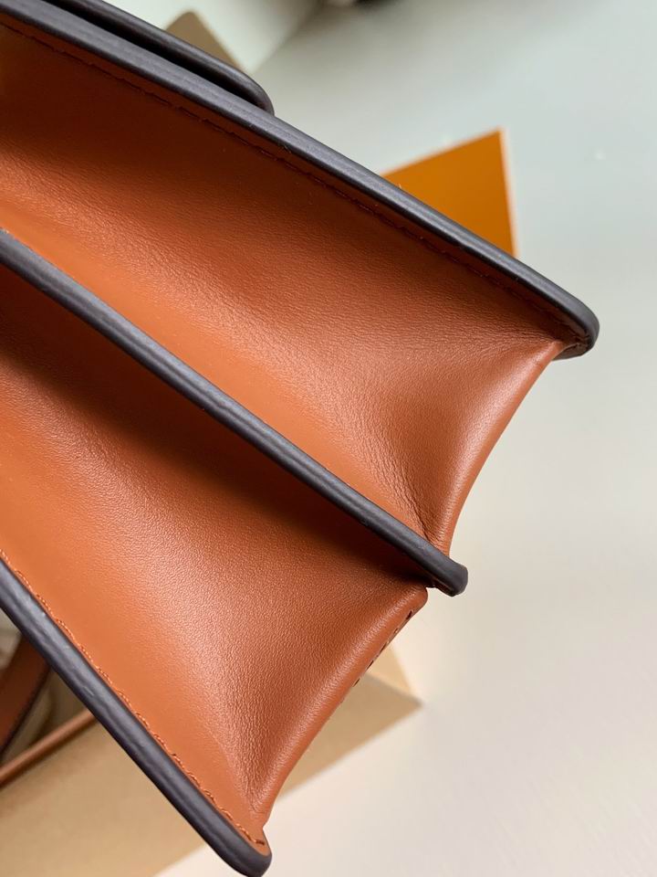 Dauphine M44580 gy (4)