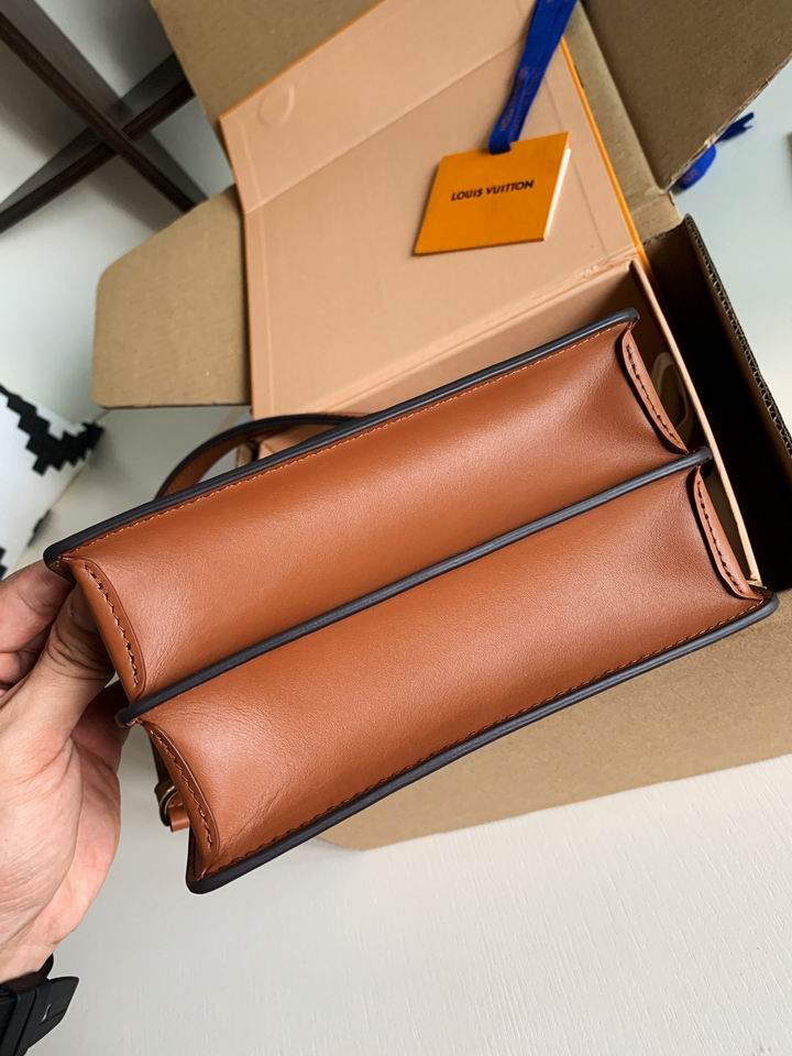 Dauphine M44580 gy (7)