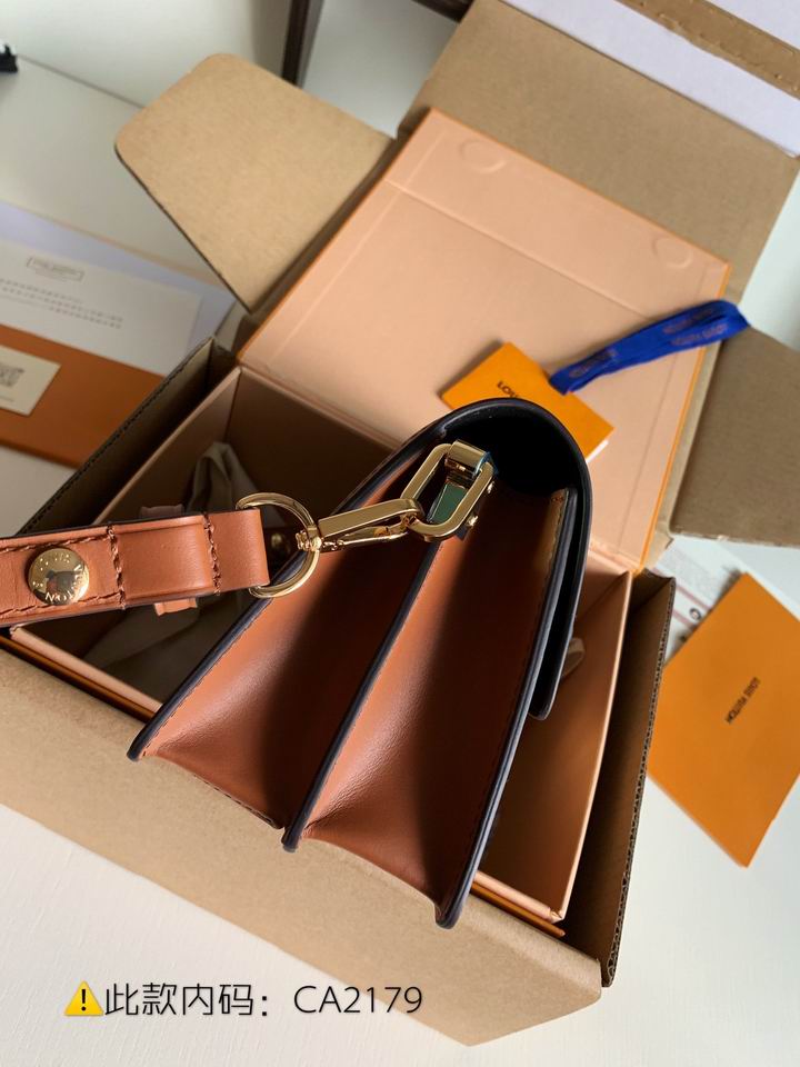 Dauphine M44580 gy (9)