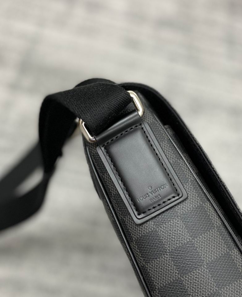 District N41272 M33x27x9cm gf (5)