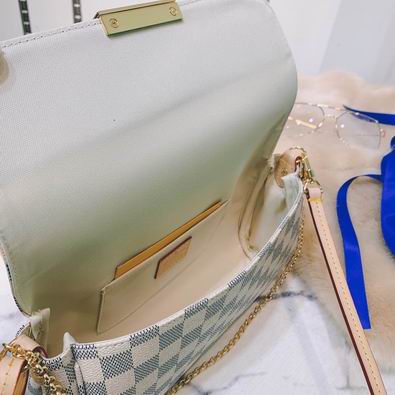 Favorite M40718 28x17x4 cm cs (18)