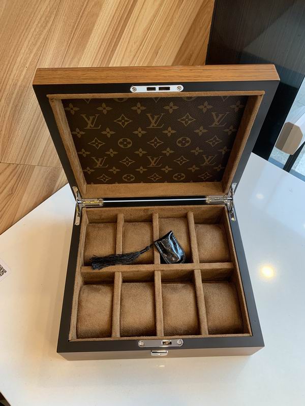 LV B01 25.5x22.5x10cm QS (1)