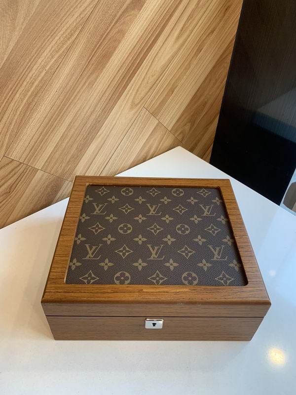 LV B01 25.5x22.5x10cm QS (3)