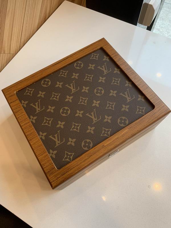LV B01 25.5x22.5x10cm QS (6)