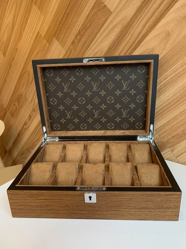 LV B01 31.5x22.5x10cm QS (1)