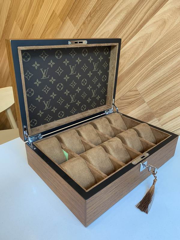 LV B01 31.5x22.5x10cm QS (2)