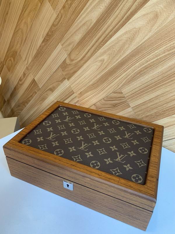 LV B01 31.5x22.5x10cm QS (4)