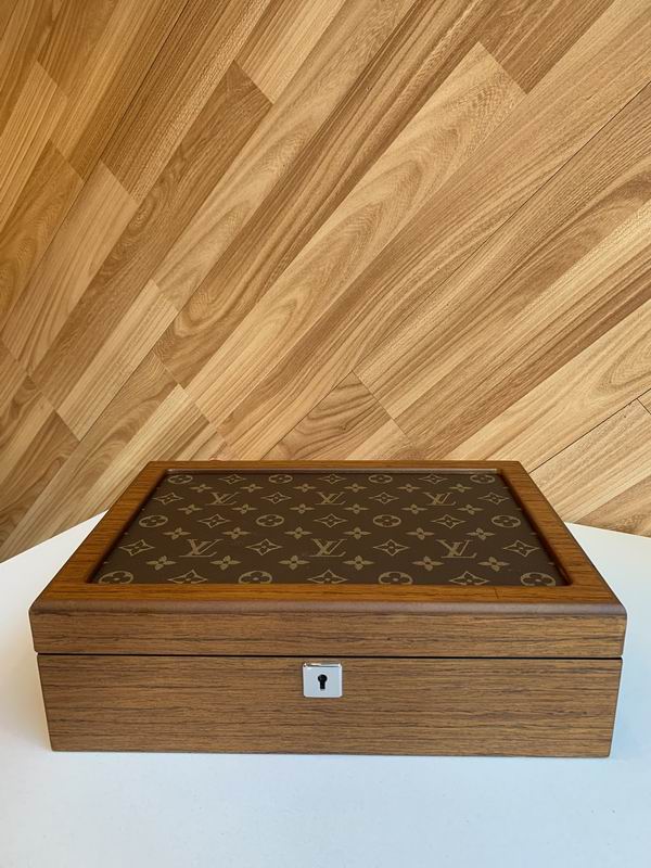 LV B01 31.5x22.5x10cm QS (5)