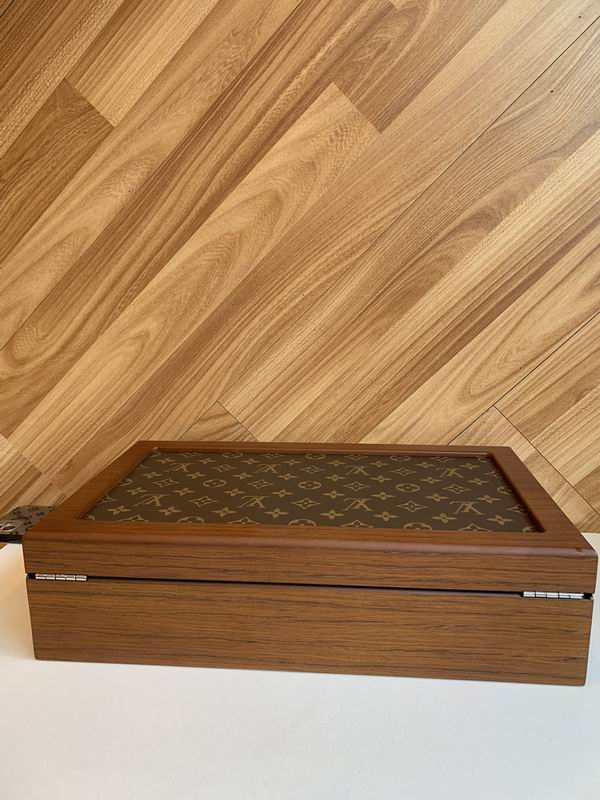 LV B01 37.5x22.5x10cm QS (2)