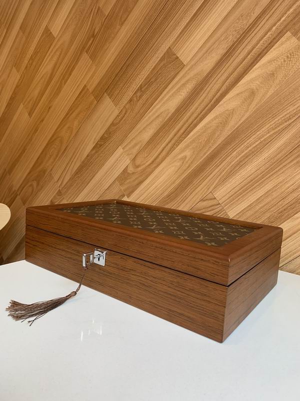 LV B01 37.5x22.5x10cm QS (3)