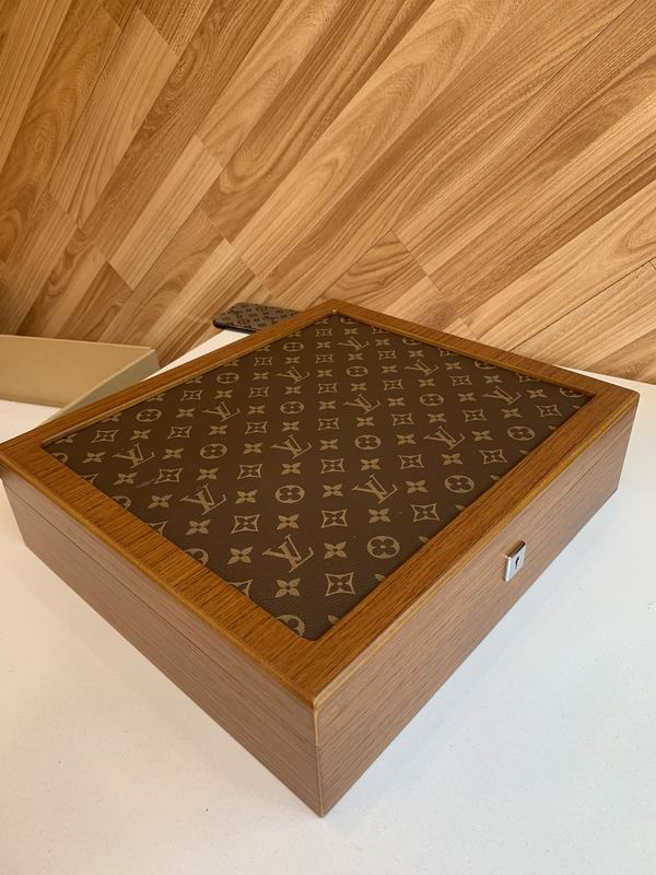 LV B01 37.5x32.5x10cm QS (4)