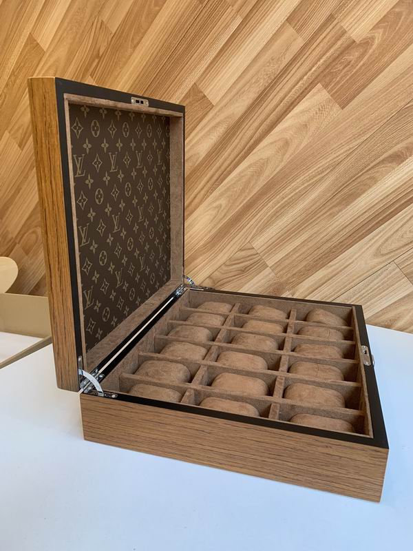 LV B01 37.5x32.5x10cm QS (5)