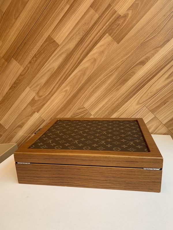 LV B01 37.5x32.5x10cm QS (6)