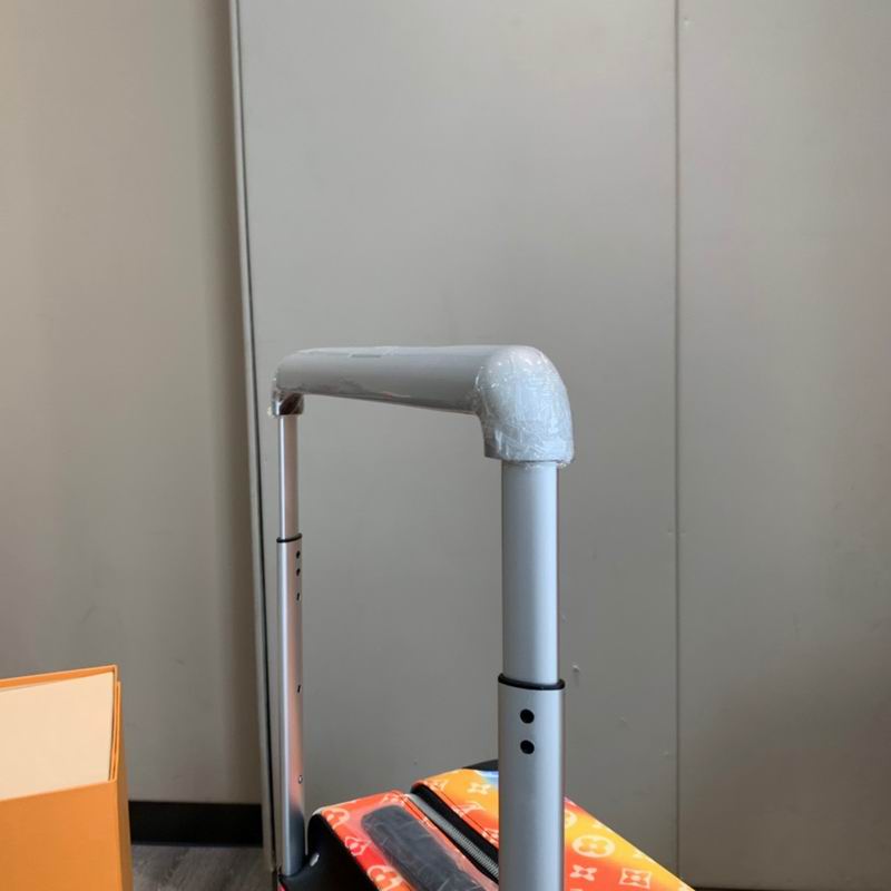 LV Horizon 38x55x21cm Qs2 (6)