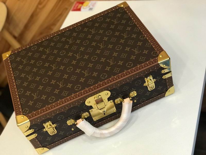 LV M21424 45CM Qs (2)