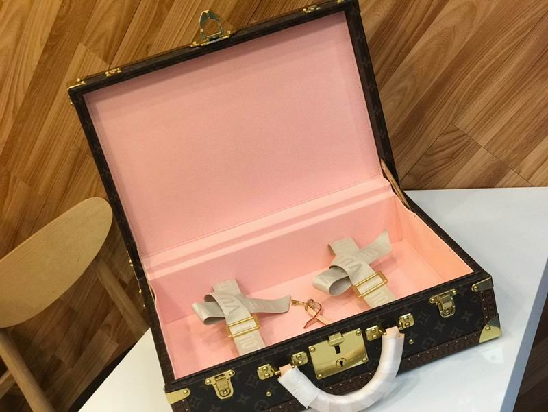 LV M21424 45CM Qs (5)