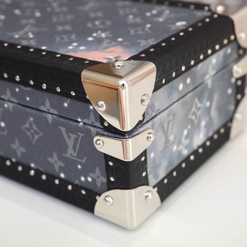 LV M4700B 34x18x11cm QS-2 (4)