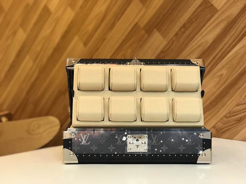 LV M4700B 34x18x11cm QS-3 (5)