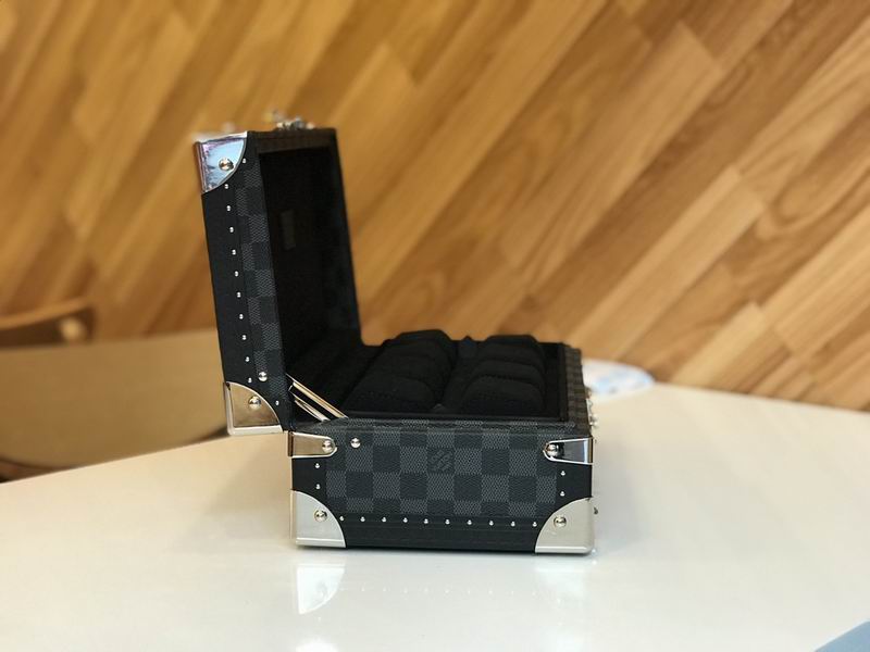 LV M4700B 34x18x11cm QS-4 (7)