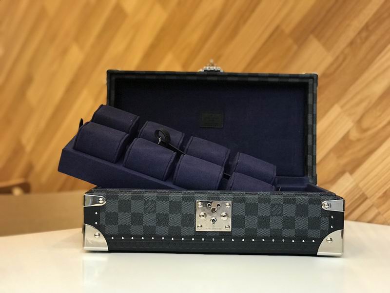 LV M4700B 34x18x11cm QS-4 (8)