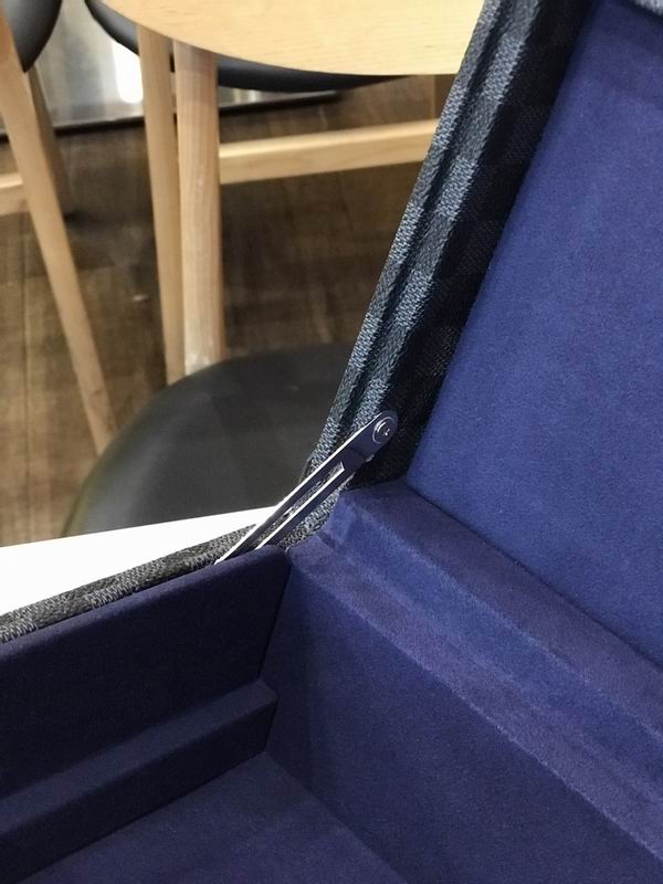 LV M4700B 34x18x11cm QS-5 (3)