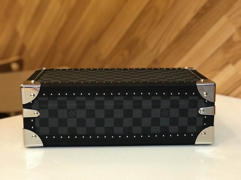 LV M4700B 34x18x11cm QS-5 (4)