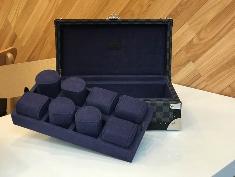 LV M4700B 34x18x11cm QS-5 (5)