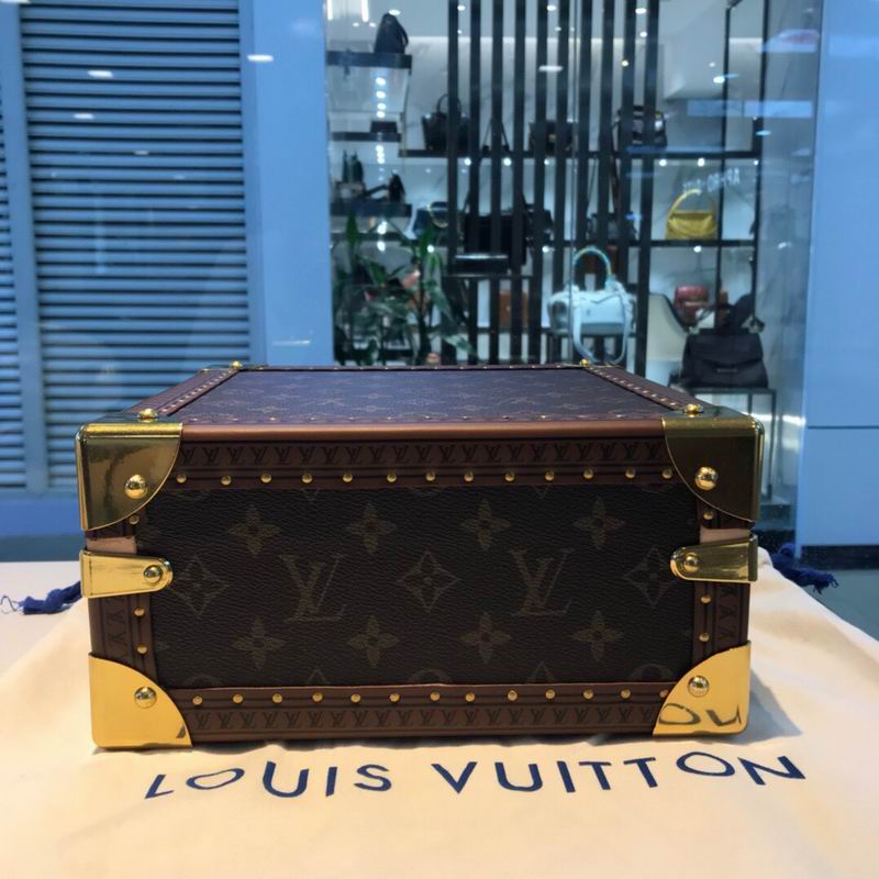 LV M4700SP 23x23x11cm QS-7 (7)