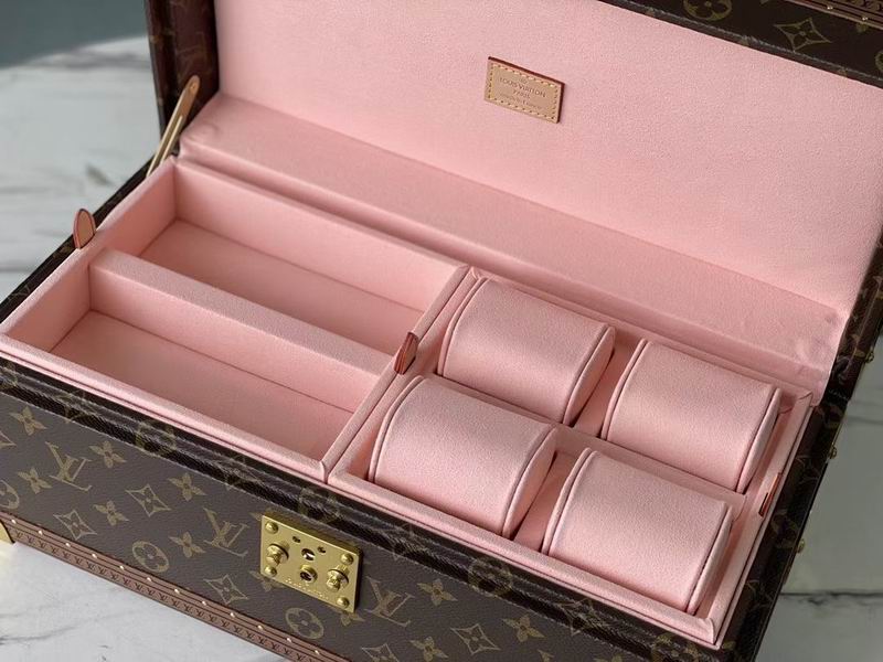 LV MCoffret 39x18x17cm QS-3 (8)