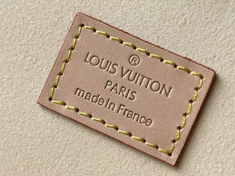 LV MCoffret 39x18x17cm QS-4 (9)