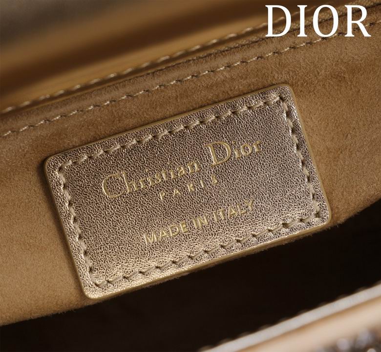 M0505841 17X15X7cm BG 7