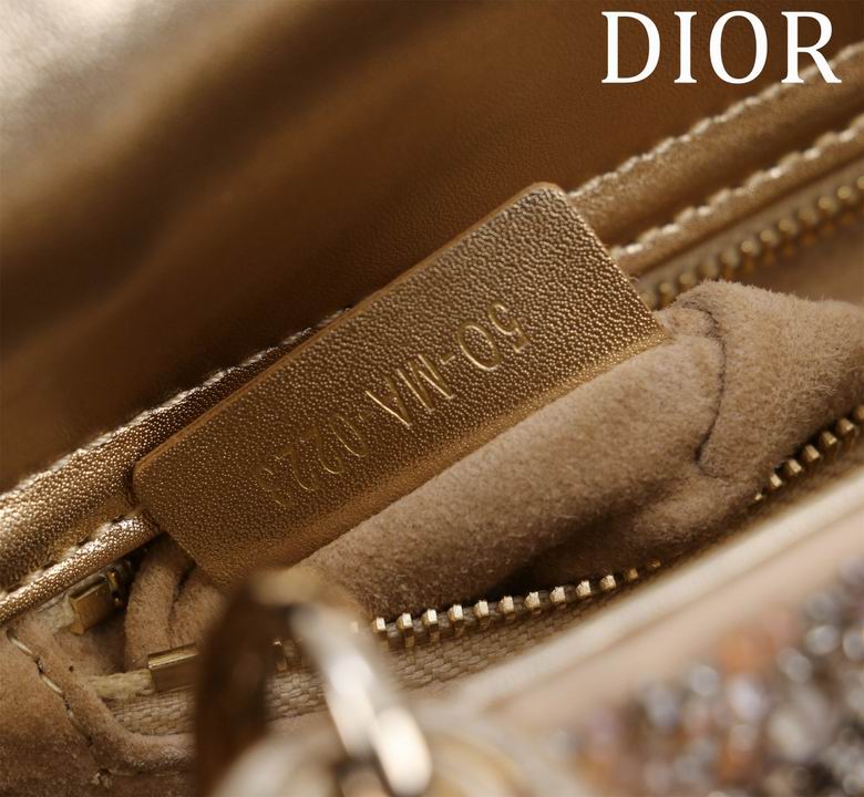 M0505841 17X15X7cm BG 8