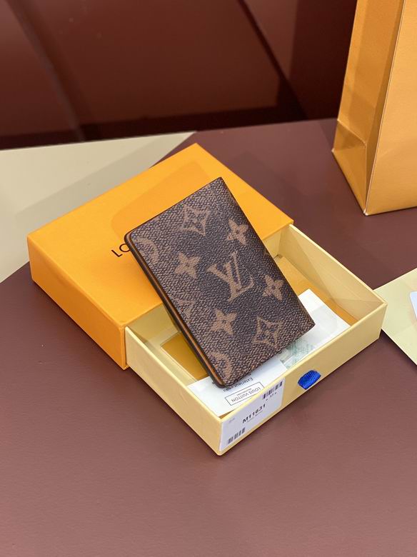 M1163 7.5X11.1X1cm YG 1