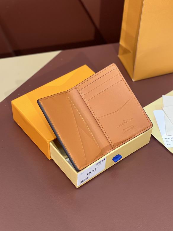 M1163 7.5X11.1X1cm YG 3