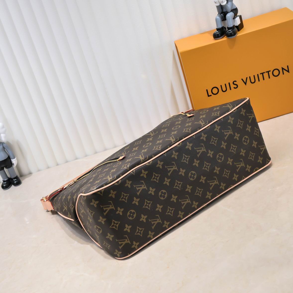 M40354 58x32x21cm cs (3)