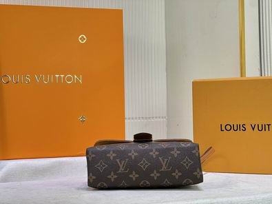 M43577 21x16x8 cm cs (15)