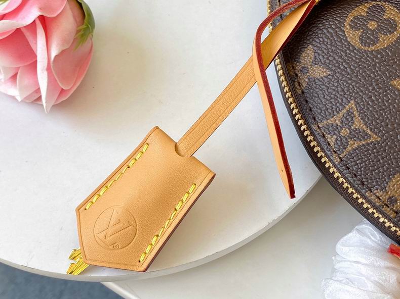 M44944 23x32x13 cm gf (5)