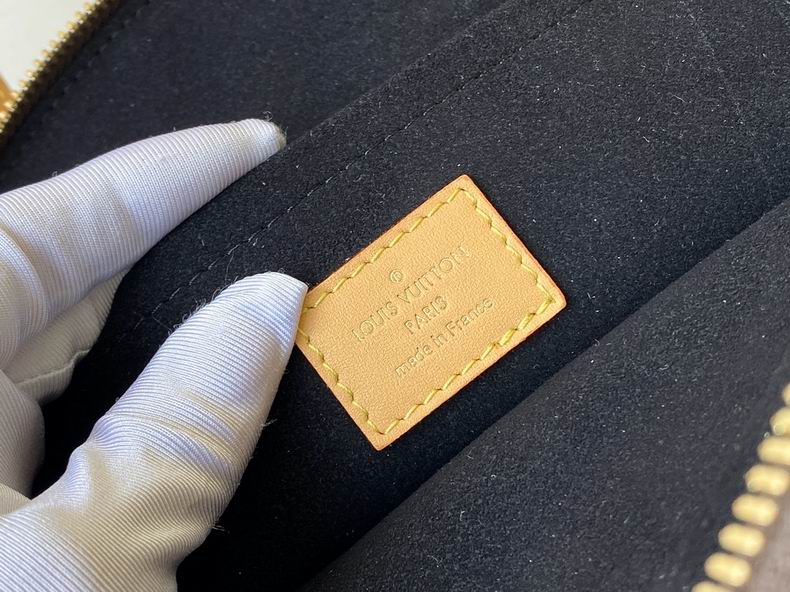 M44944 23x32x13 cm gf (8)