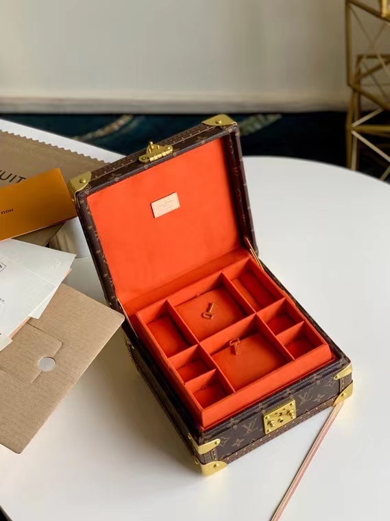 M4700SP 23X23X11cm QS 1 (1)